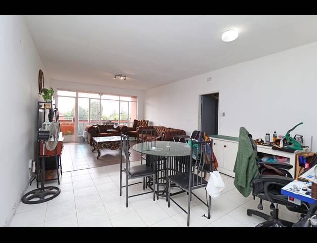 2 BEDROOM APARTMENT FOR SALE IN KEW